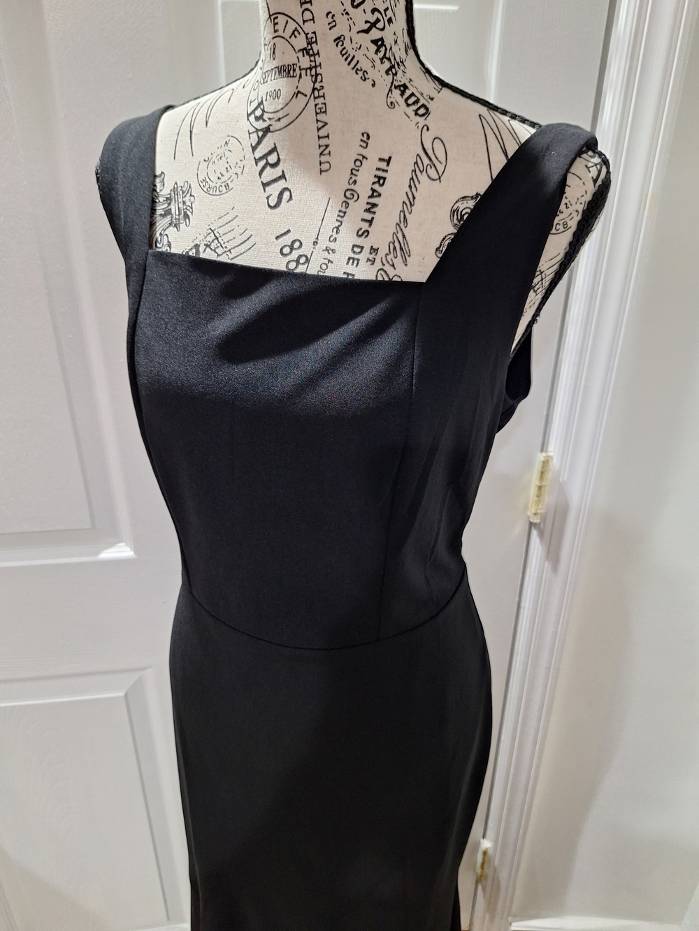 Elegant Black Square-Neck Midi Dress